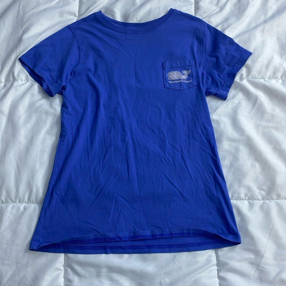 Purple vineyard vines tee shirt